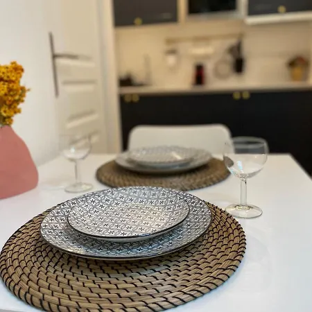 Renting - Fersen - 2 Vieil - Ac - Safranier - Big Terrace Apartment *