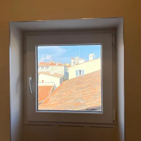 Renting - Fersen - 2 Vieil - Ac - Safranier - Big Terrace Apartment *